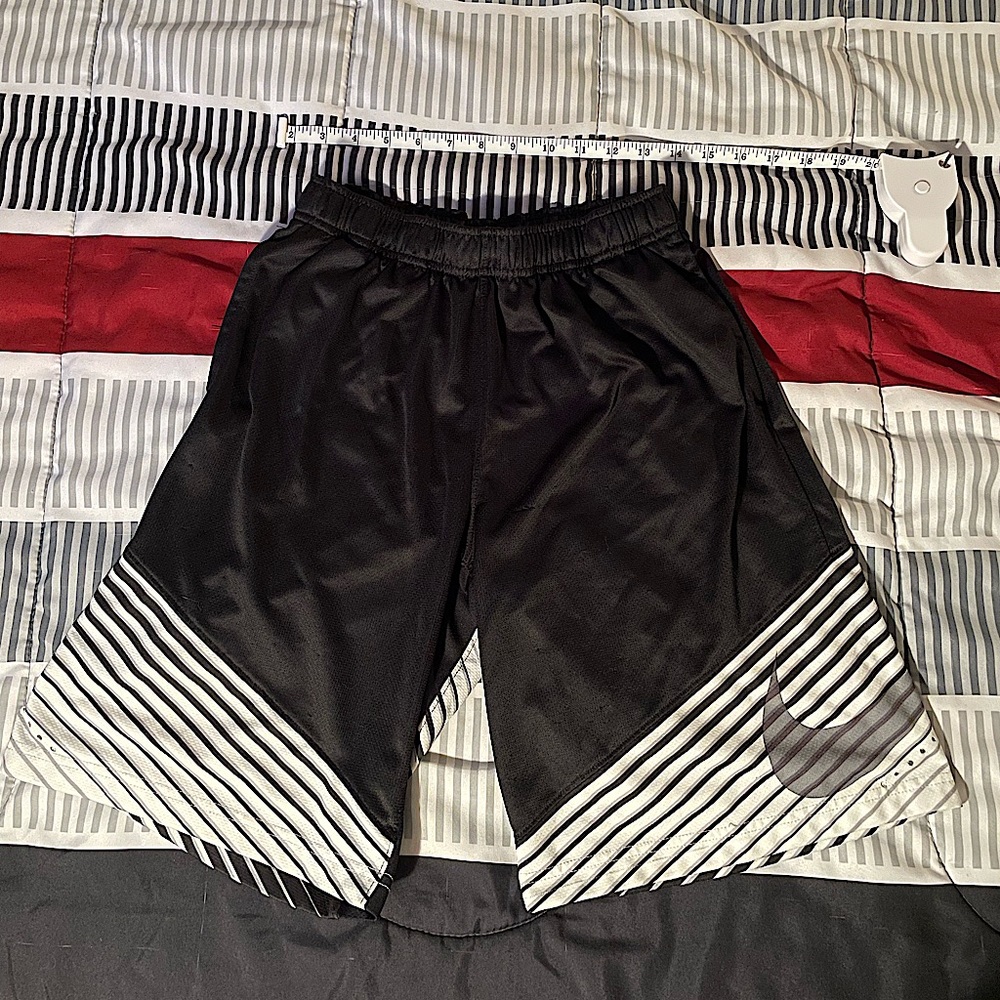 NIKE Elite Shorts (medium)